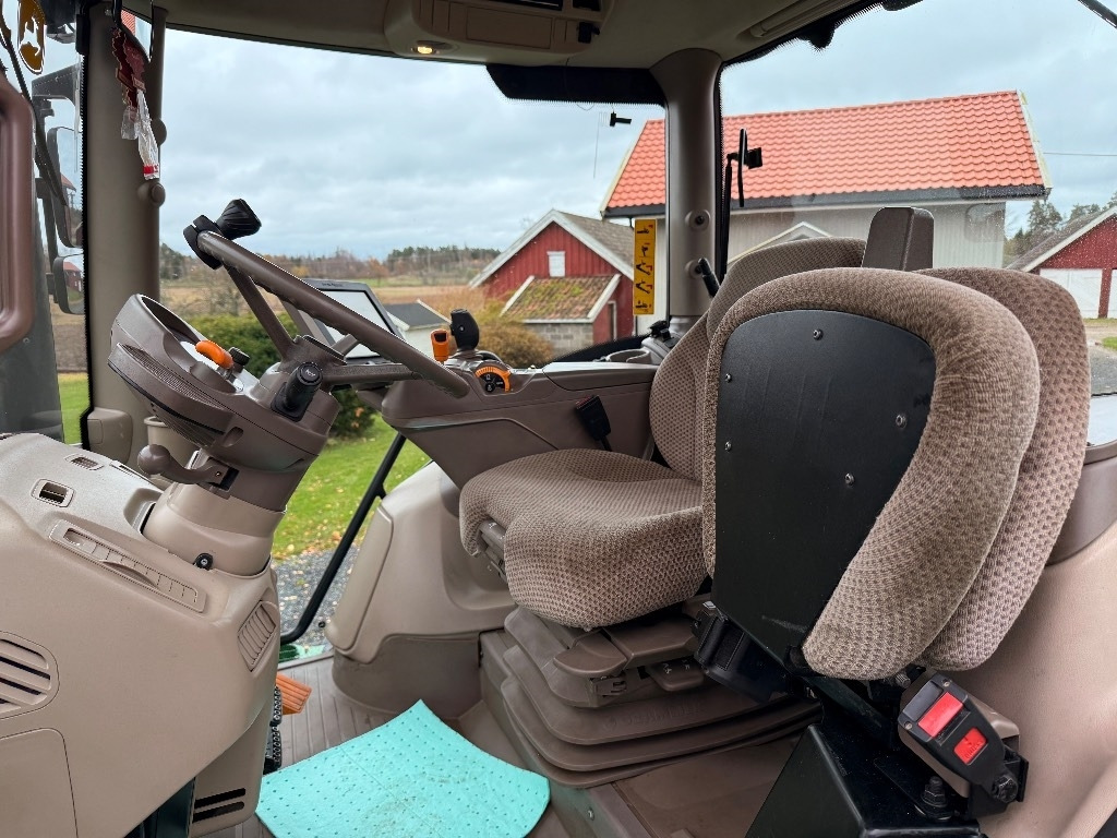 Farm tractor John Deere 6155 R: picture 44