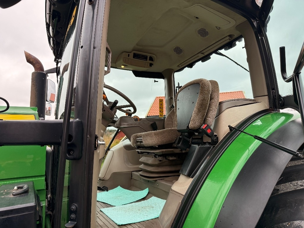 Farm tractor John Deere 6155 R: picture 43