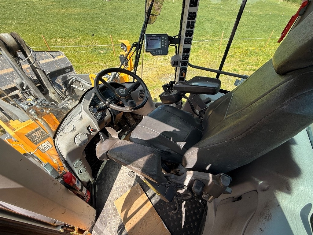 Wheel loader Volvo L 110 H: picture 27
