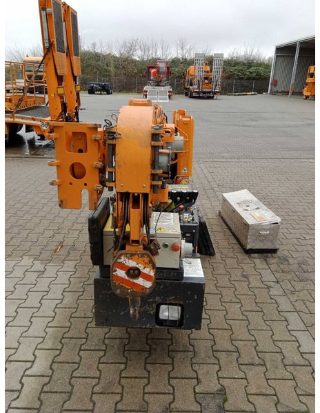 UNIC B-350 1 - Mini crane: picture 4 UNIC B-350 1 - Mini crane: picture 4