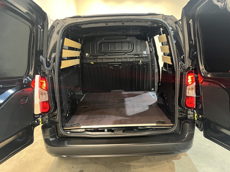 Fiat Doblò 1.5D 130pk L1 Automaat / Euro 6 / Airco / Cruise Control / CarPlay / Camera / 3-Zits / 13.300 KM !! - Small van: picture 5 Fiat Doblò 1.5D 130pk L1 Automaat / Euro 6 / Airco / Cruise Control / CarPlay / Camera / 3-Zits / 13.300 KM !! - Small van: picture 5