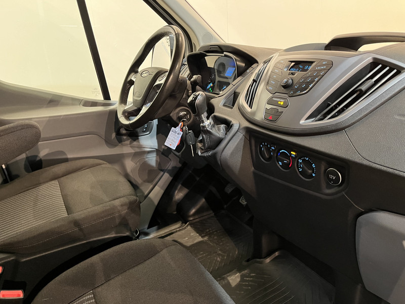 Ford Transit 2.0 TDCI L2H2 130 PK Trend / Euro 6 / Airco / Cruise Control / Trekhaak / PDC / 3-Zits / 42.300 KM !! BPM VRIJ !! - Panel van: picture 3 Ford Transit 2.0 TDCI L2H2 130 PK Trend / Euro 6 / Airco / Cruise Control / Trekhaak / PDC / 3-Zits / 42.300 KM !! BPM VRIJ !! - Panel van: picture 3