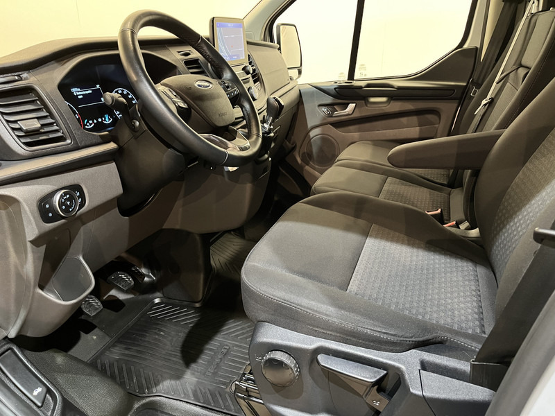 Small van Ford Transit Custom 300 2.0 TDCI L1H1 Trend 130 PK / Servicebus / Bott Inrichting / Euro 6 / Schuifdeur L + R / Airco / CarPlay / Klep / PDC / Navigatie / 3-Zits  / BPM VRIJ !!: picture 6