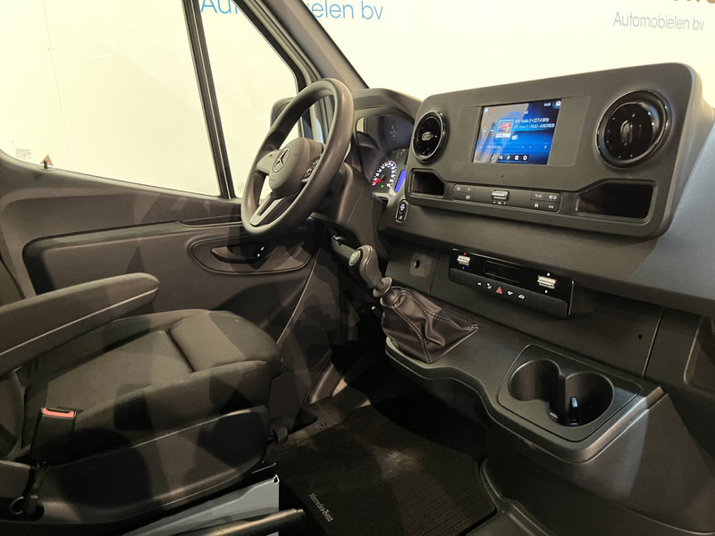 Mercedes-Benz Sprinter 311 CDI L2H2 RWD / Euro 6 / Servicebus / Bott inrichting / 220V / Airco / Oprijplaat / Compressor / CarPlay / Camera - Panel van: picture 4 Mercedes-Benz Sprinter 311 CDI L2H2 RWD / Euro 6 / Servicebus / Bott inrichting / 220V / Airco / Oprijplaat / Compressor / CarPlay / Camera - Panel van: picture 4