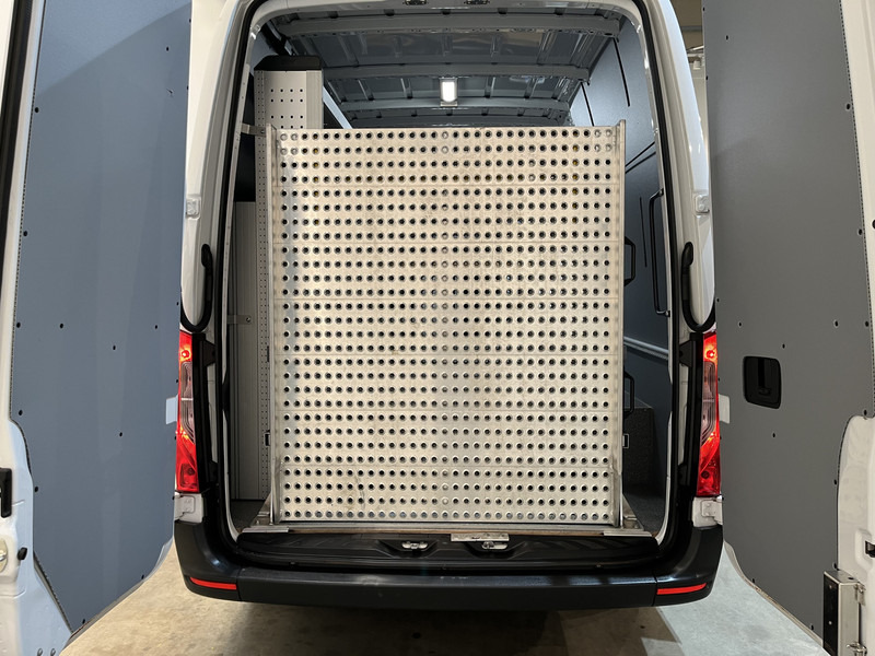 Panel van Mercedes-Benz Sprinter 311 CDI L2H2 RWD / Euro 6 / Servicebus / Bott inrichting / 220V / Airco / Oprijplaat / Compressor / CarPlay / Camera: picture 15