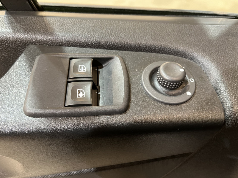 Small van Renault Trafic 2.0 dCi 120 L1H1 120 PK Servicebus / Sortimo Inrichting / Euro 6 / Airco / Camera / CarPlay / Cruise Control / Navigatie / 3-Zits / 27.800 KM !! / BPM VRIJ !!: picture 14