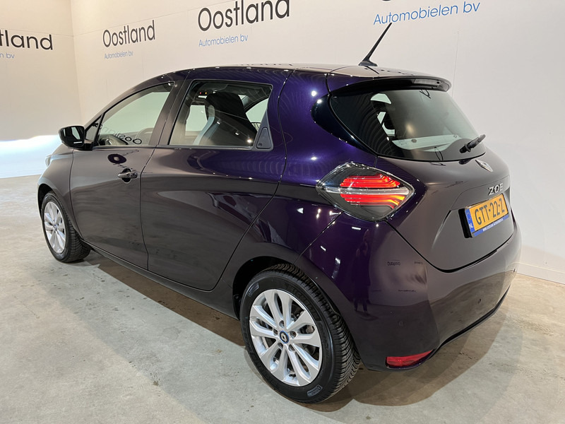 Renault ZOE R110 Experience 52 kWh (Huuraccu) / CarPlay / Camera / Airco / Cruise Control / LMV / Navigatie / 11.000 KM !! Prijs ex BTW € 11.500,- - Hatchback: picture 5 Renault ZOE R110 Experience 52 kWh (Huuraccu) / CarPlay / Camera / Airco / Cruise Control / LMV / Navigatie / 11.000 KM !! Prijs ex BTW € 11.500,- - Hatchback: picture 5