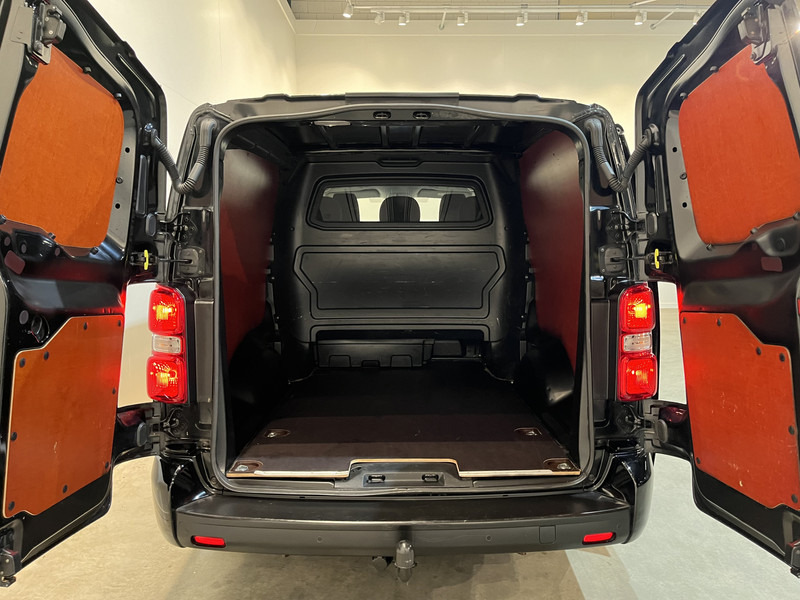 Toyota ProAce Worker 2.0 D-4D Creator Long L3 DC Dubbel Cabine / Euro 6 / Airco / Cruise Control / Camera / Trekhaak / Navigatie / / BPM VRIJ !! - Small van, Combi van: picture 5 Toyota ProAce Worker 2.0 D-4D Creator Long L3 DC Dubbel Cabine / Euro 6 / Airco / Cruise Control / Camera / Trekhaak / Navigatie / / BPM VRIJ !! - Small van, Combi van: picture 5