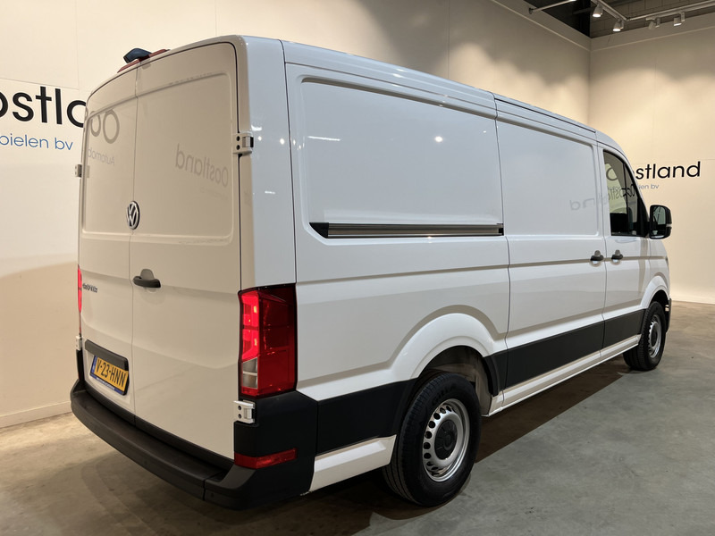Small van Volkswagen Crafter 30 2.0 TDI L3H2 140 PK Automaat / Euro 6 / Airco / Cruise Control / Camera / CarPlay / 3-Zits / 18.500 KM !!: picture 16