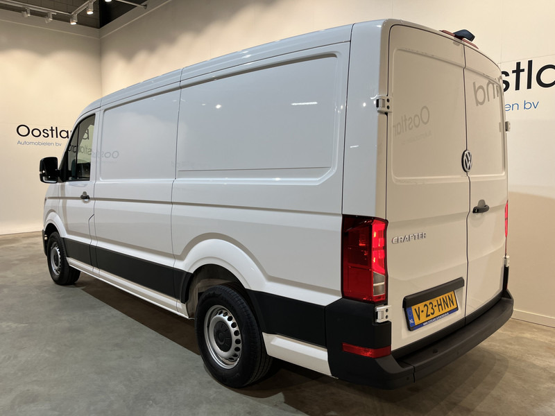 Small van Volkswagen Crafter 30 2.0 TDI L3H2 140 PK Automaat / Euro 6 / Airco / Cruise Control / Camera / CarPlay / 3-Zits / 18.500 KM !!: picture 14