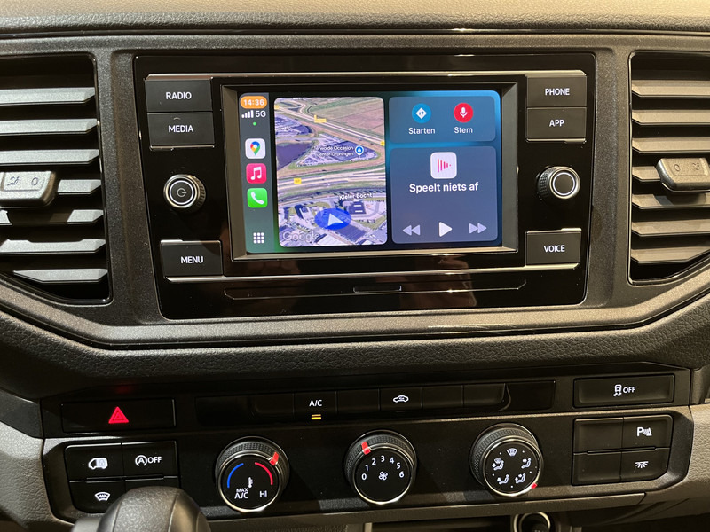 Small van Volkswagen Crafter 30 2.0 TDI L3H2 140 PK Automaat / Euro 6 / Airco / Cruise Control / Camera / CarPlay / 3-Zits / 18.500 KM !!: picture 9
