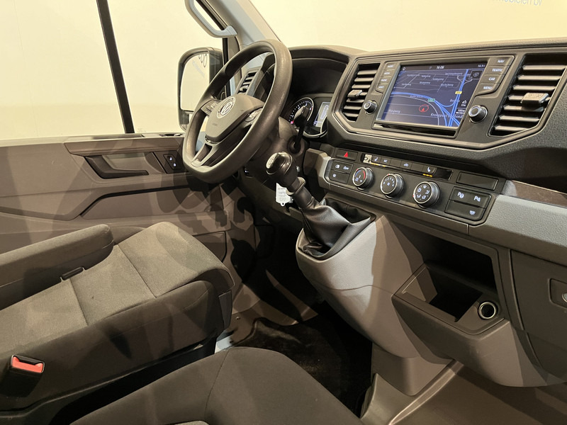 Volkswagen Crafter 35 2.0 TDI L3H3 180 PK Servicebus / Sortimo Inrichting / Euro 6 / Schuifdeur L + R / 220V. / Airco / Cruise Control / Camera / Trekhaak 3000 KG. / CarPlay / Navigatie - Panel van: picture 2 Volkswagen Crafter 35 2.0 TDI L3H3 180 PK Servicebus / Sortimo Inrichting / Euro 6 / Schuifdeur L + R / 220V. / Airco / Cruise Control / Camera / Trekhaak 3000 KG. / CarPlay / Navigatie - Panel van: picture 2