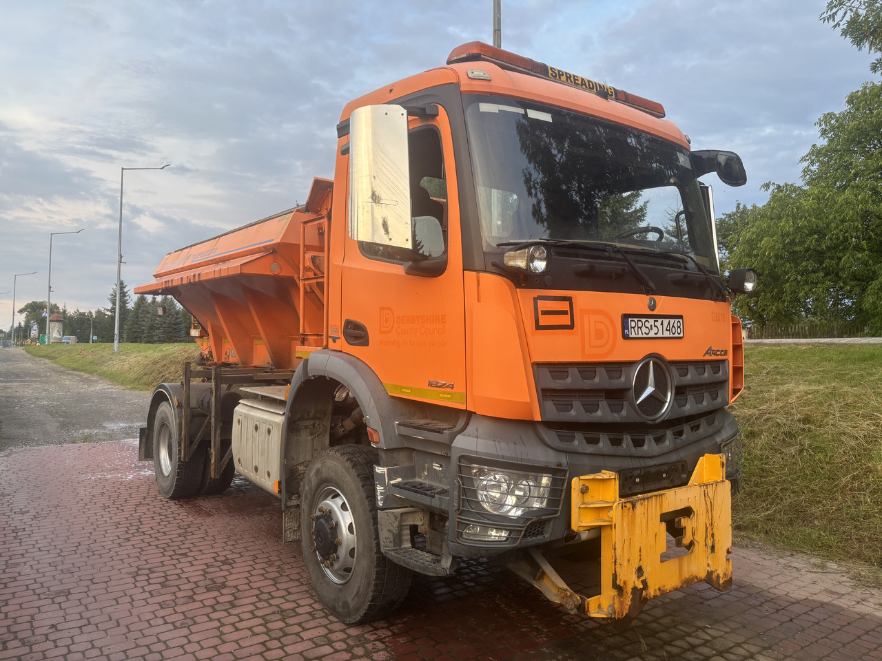 Mercedes AROCS 1824 4X4 GRITTER/SPREADER/PLOUGH - Snow removal vehicle: picture 1 Mercedes AROCS 1824 4X4 GRITTER/SPREADER/PLOUGH - Snow removal vehicle: picture 1