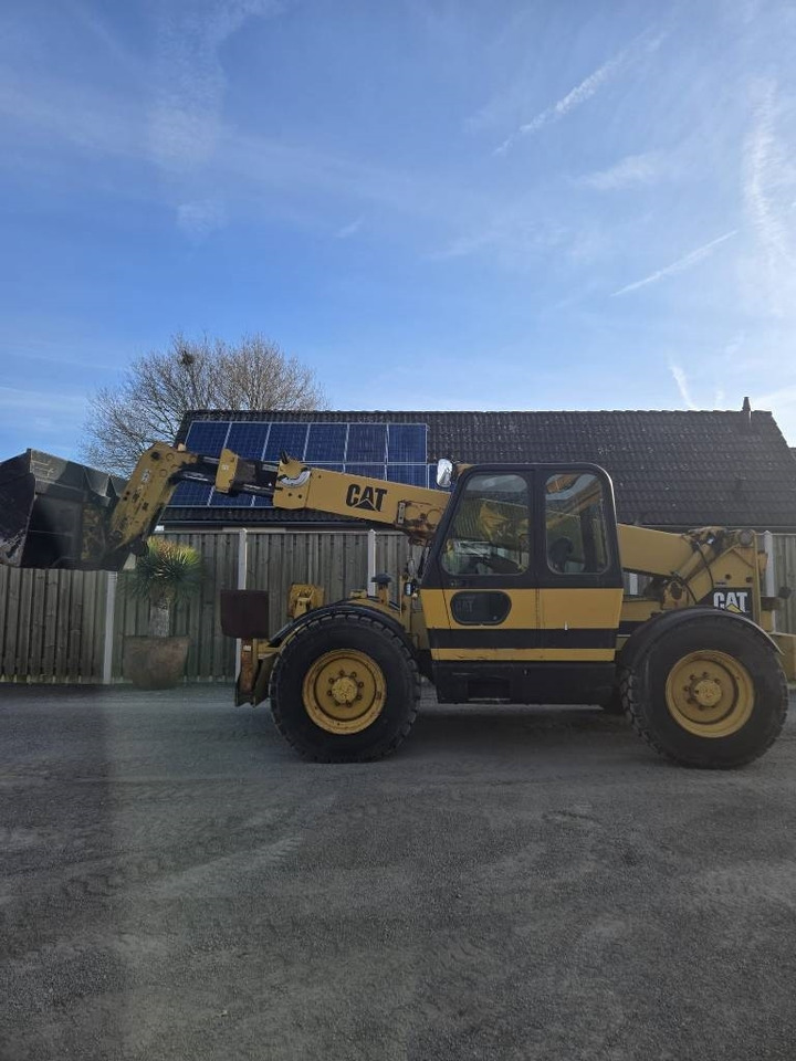 Telescopic handler CAT TH 63: picture 1