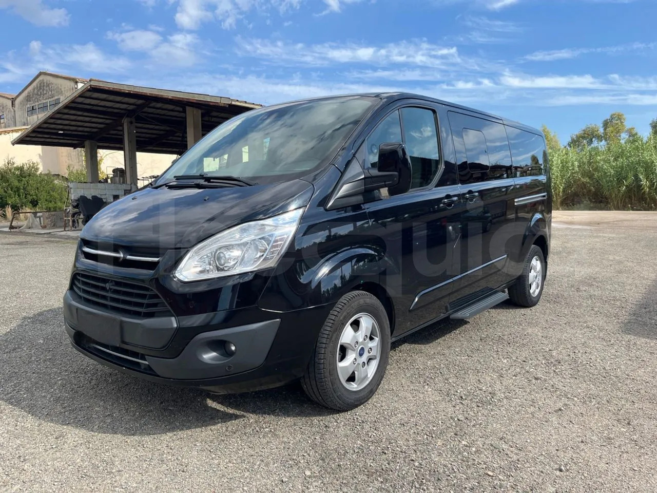 Ford Tourneo Custom - Suburban bus: picture 4 Ford Tourneo Custom - Suburban bus: picture 4