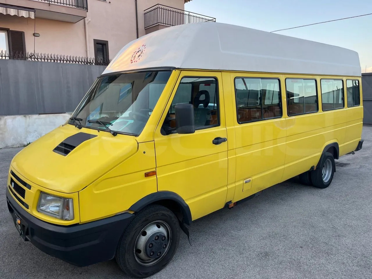 Iveco A45E10 - School bus: picture 4 Iveco A45E10 - School bus: picture 4