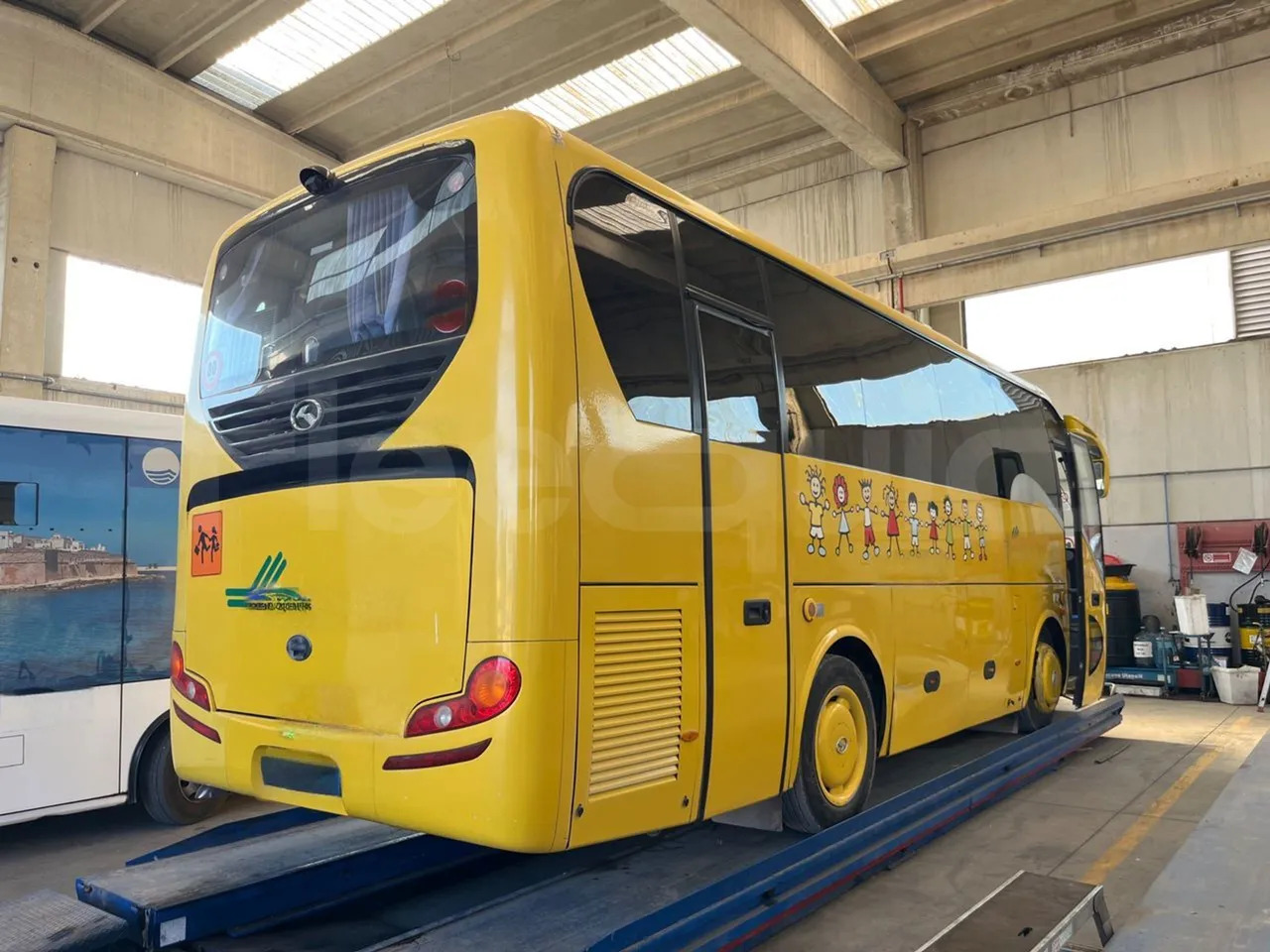 King Long XMQ6800 on lease King Long XMQ6800: picture 11
