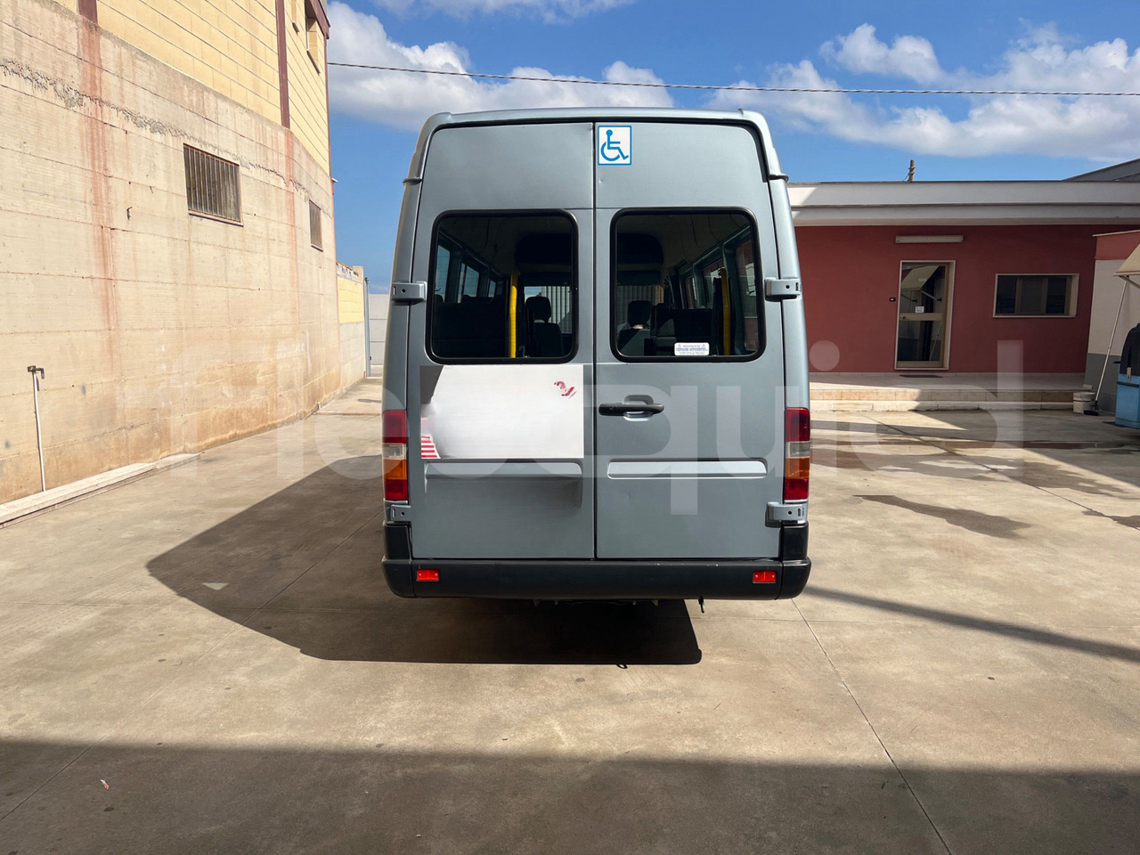 Mercedes-Benz Sprinter - Coach: picture 5 Mercedes-Benz Sprinter - Coach: picture 5