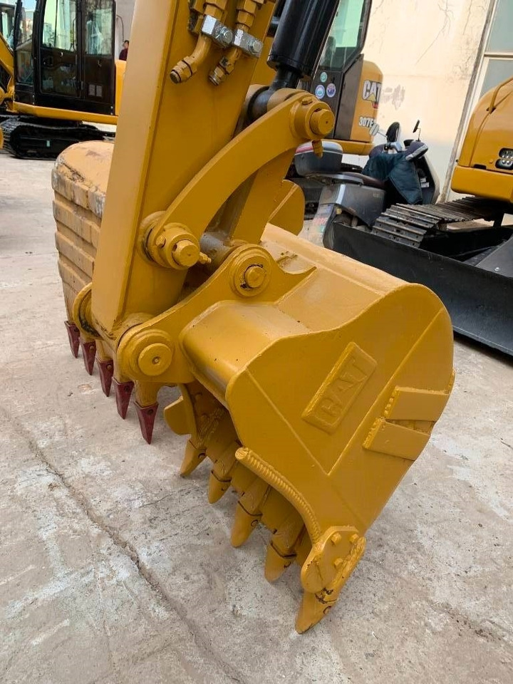 Crawler excavator CAT 305.5E2: picture 9