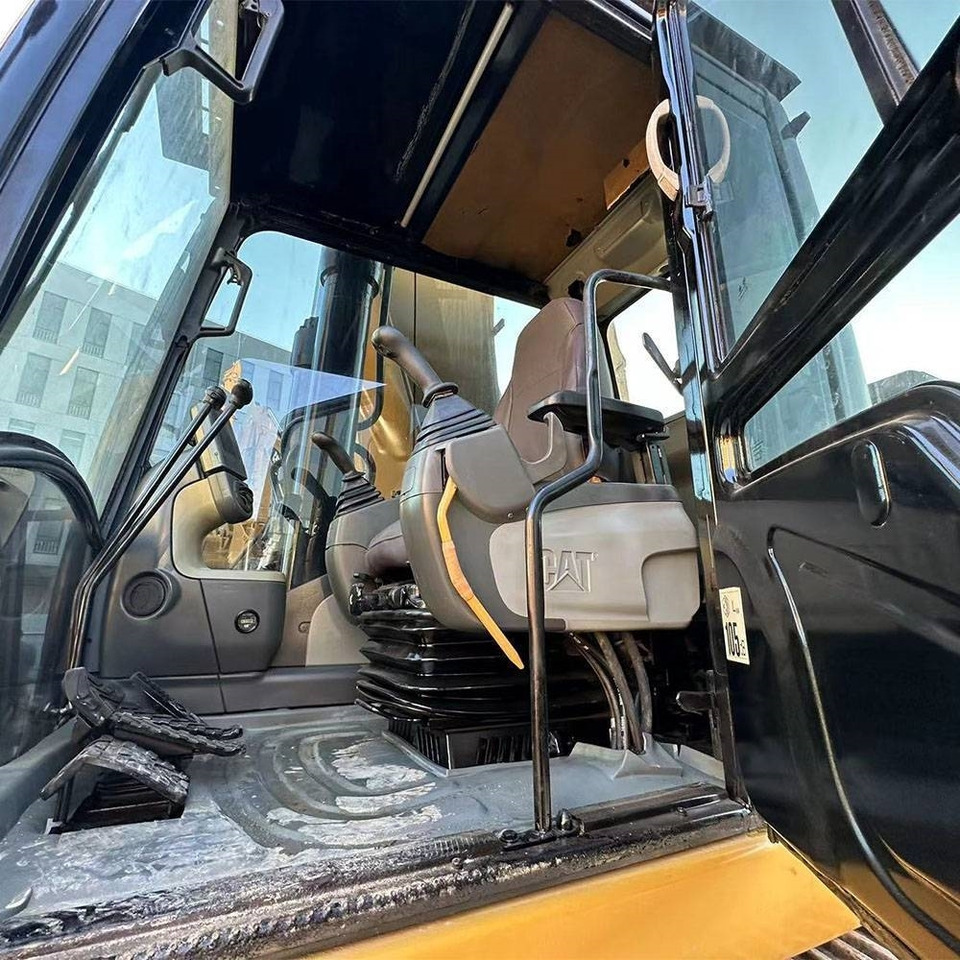 Crawler excavator CAT 336 D2: picture 11