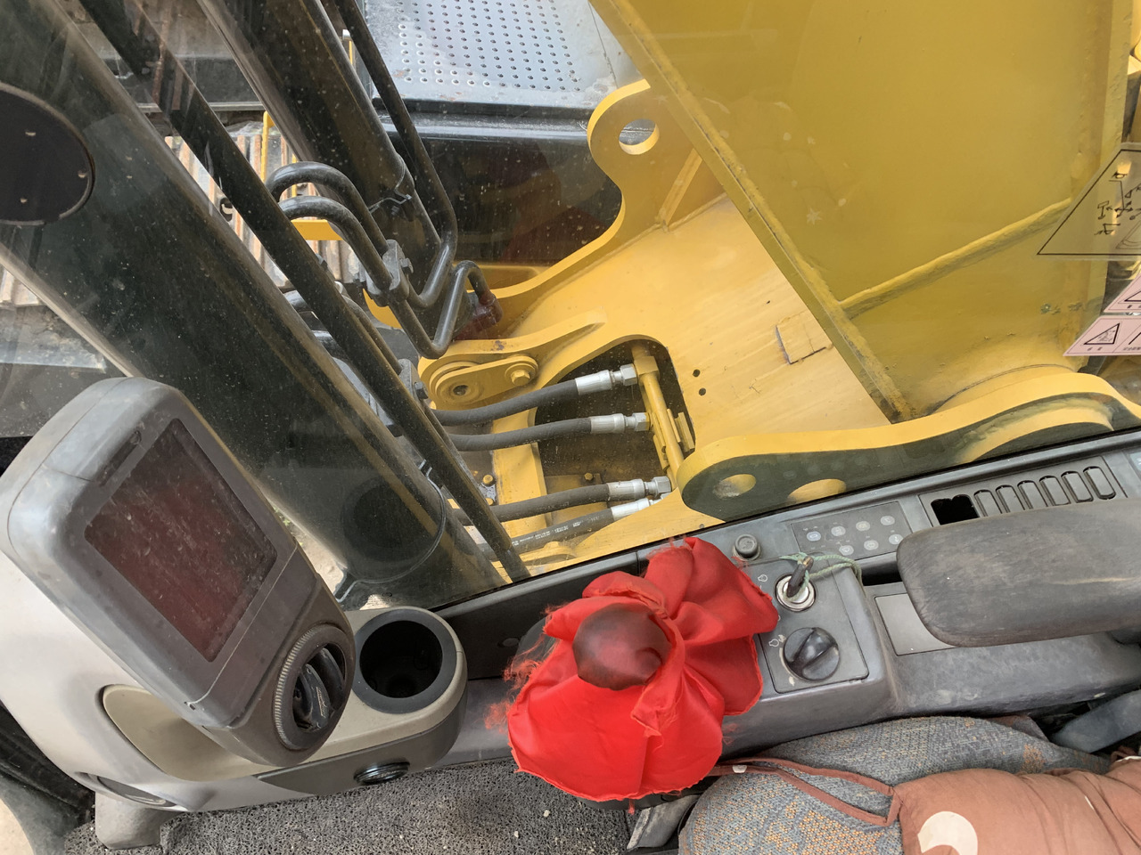 CATERPILLAR 323D2L - Excavator: picture 5 CATERPILLAR 323D2L - Excavator: picture 5