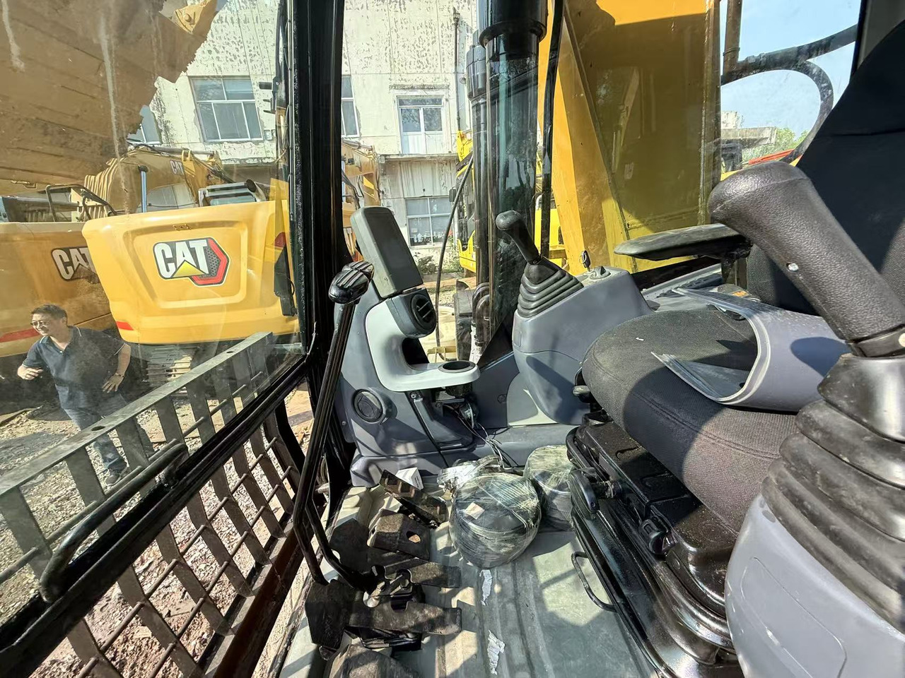 Caterpillar 323 - Excavator: picture 5 Caterpillar 323 - Excavator: picture 5