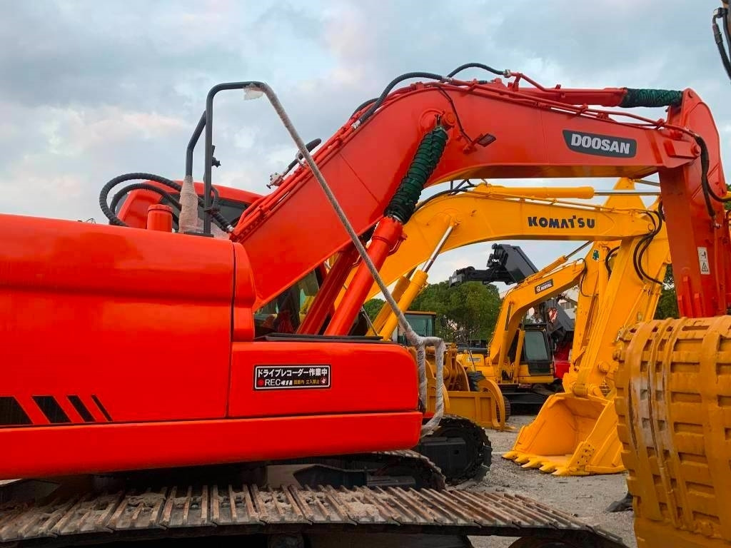 Doosan DX 225 LC - Crawler excavator: picture 1 Doosan DX 225 LC - Crawler excavator: picture 1