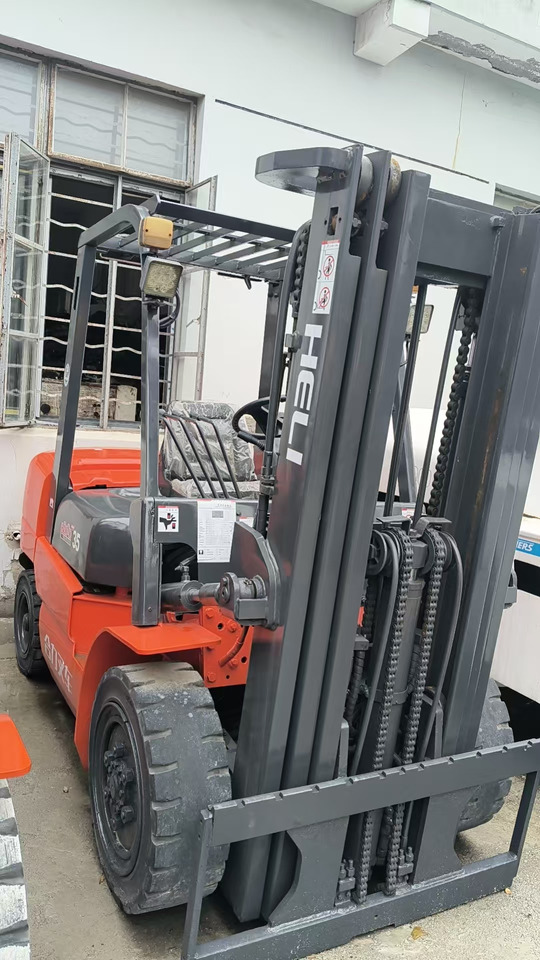 HELI 35 - Forklift: picture 1 HELI 35 - Forklift: picture 1