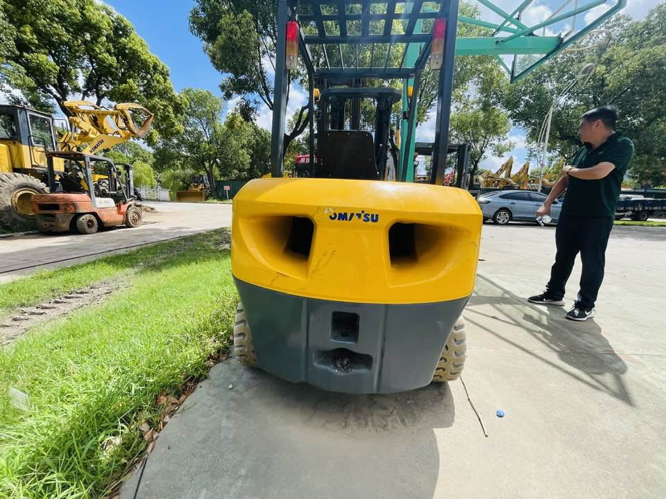 Komatsu 30 series - LPG forklift: picture 3 Komatsu 30 series - LPG forklift: picture 3