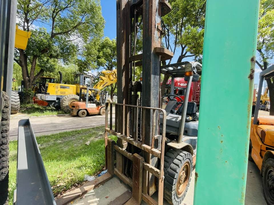 Komatsu 30 series - LPG forklift: picture 4 Komatsu 30 series - LPG forklift: picture 4