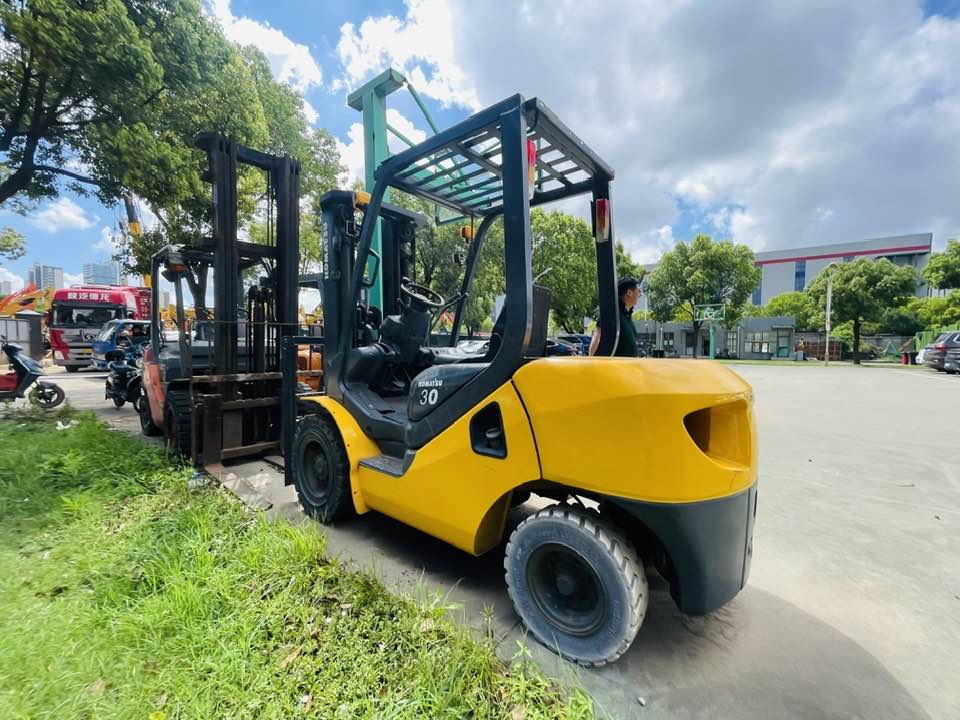 Komatsu 30 series - LPG forklift: picture 1 Komatsu 30 series - LPG forklift: picture 1