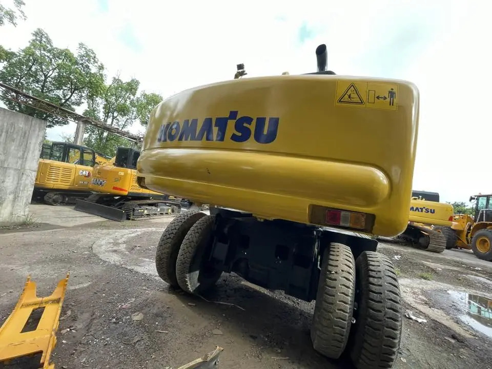 Komatsu PW160-11 - Wheel excavator: picture 5 Komatsu PW160-11 - Wheel excavator: picture 5