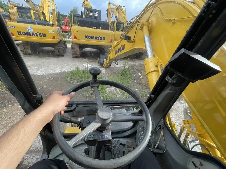 Komatsu PW160-11 - Wheel excavator: picture 4 Komatsu PW160-11 - Wheel excavator: picture 4