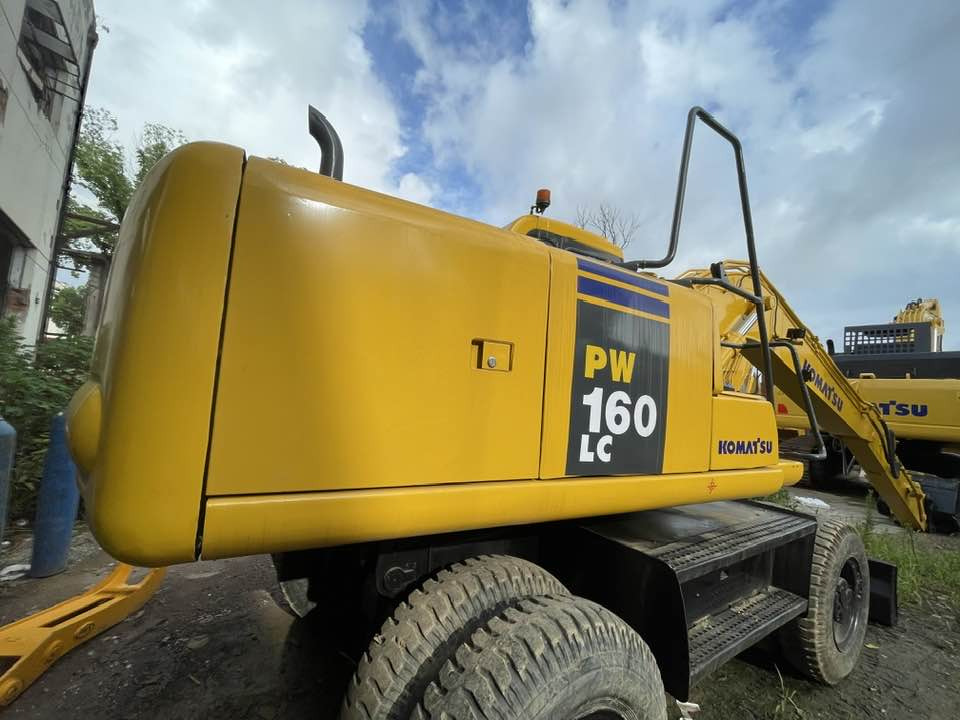 Komatsu PW160-8 - Wheel excavator: picture 3 Komatsu PW160-8 - Wheel excavator: picture 3