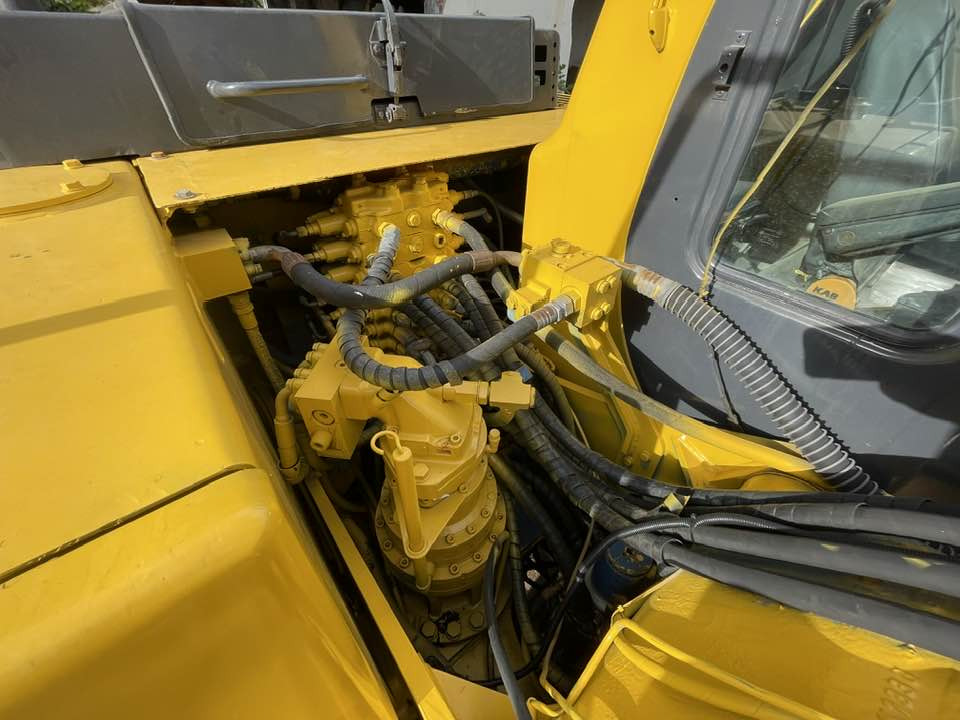 Komatsu PW160-8 - Wheel excavator: picture 4 Komatsu PW160-8 - Wheel excavator: picture 4