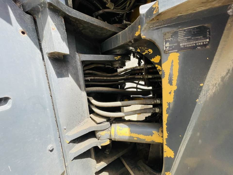 Komatsu WA500-8 - Wheel loader: picture 5 Komatsu WA500-8 - Wheel loader: picture 5