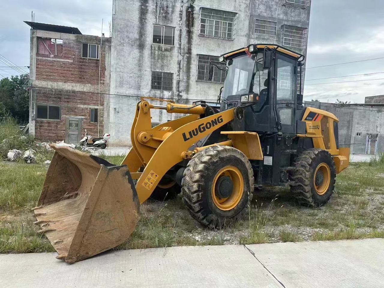 LIUGONG 835 - Wheel loader: picture 2 LIUGONG 835 - Wheel loader: picture 2