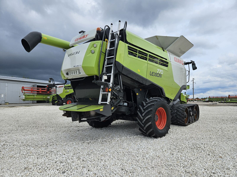 Claas Lexion 770 TT - Combine harvester: picture 1 Claas Lexion 770 TT - Combine harvester: picture 1