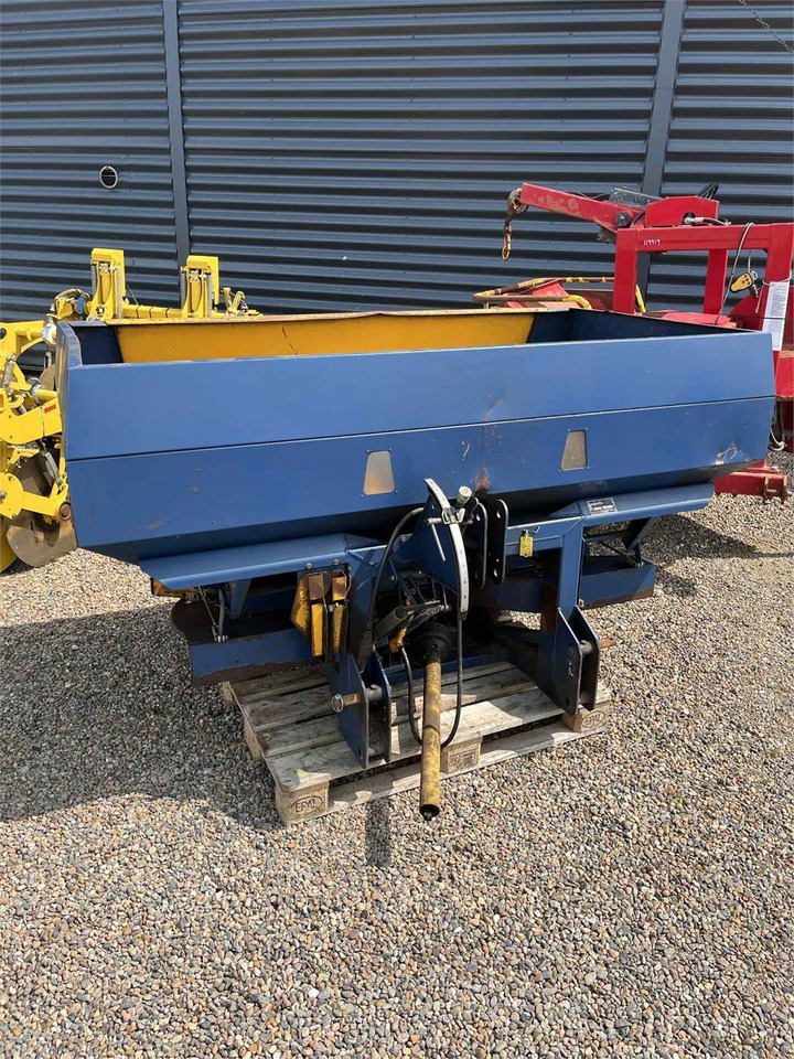 Bogballe E1500 - Fertilizing equipment: picture 1 Bogballe E1500 - Fertilizing equipment: picture 1