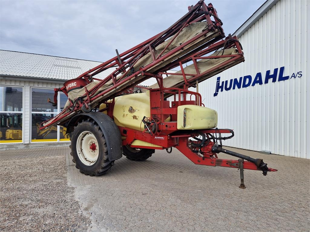 Hardi COMMANDER 2800 TWIN - Trailed sprayer: picture 1 Hardi COMMANDER 2800 TWIN - Trailed sprayer: picture 1