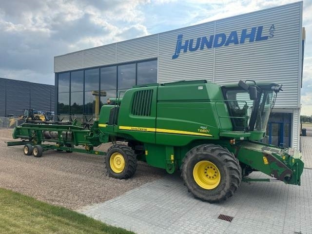John Deere T660I - Combine harvester: picture 1 John Deere T660I - Combine harvester: picture 1