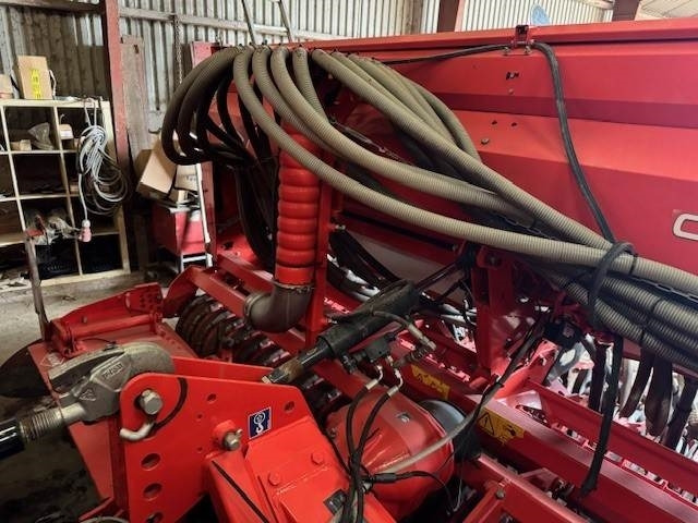 Kuhn SITERA 4000 + TF1500  - Combine seed drill: picture 3 Kuhn SITERA 4000 + TF1500  - Combine seed drill: picture 3