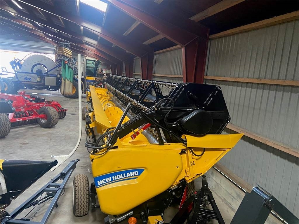 New Holland CR9.90 ST.V EU AMEA - Combine harvester: picture 2 New Holland CR9.90 ST.V EU AMEA - Combine harvester: picture 2