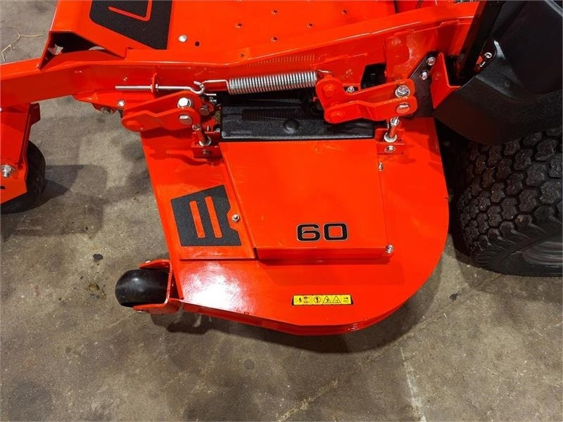 Ariens Zenith 60" SD - Municipal tractor: picture 5 Ariens Zenith 60" SD - Municipal tractor: picture 5