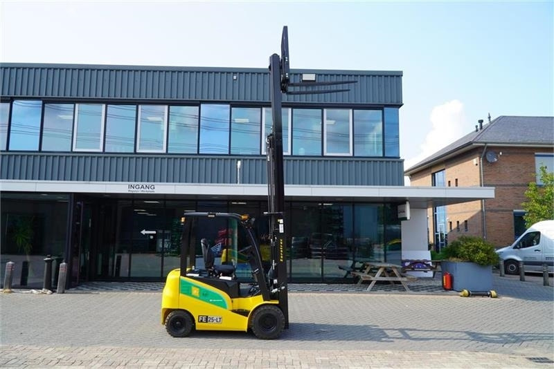 Eurotrac EL TRUCK - Diesel forklift: picture 4 Eurotrac EL TRUCK - Diesel forklift: picture 4