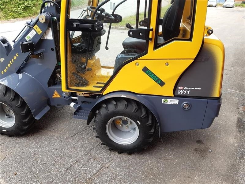 Eurotrac W11 med lang arm, førerhus, skovl og gafler - Compact loader: picture 5 Eurotrac W11 med lang arm, førerhus, skovl og gafler - Compact loader: picture 5