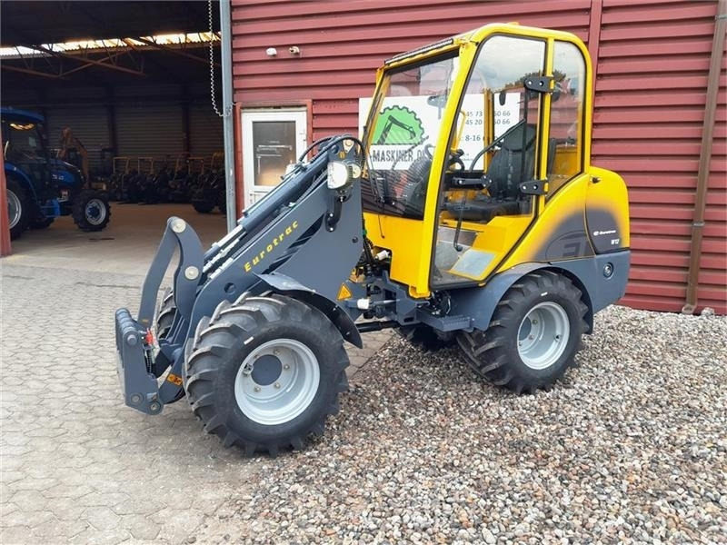 Eurotrac W12S med førerhus, skovl og gafler  - Wheel loader: picture 2 Eurotrac W12S med førerhus, skovl og gafler  - Wheel loader: picture 2