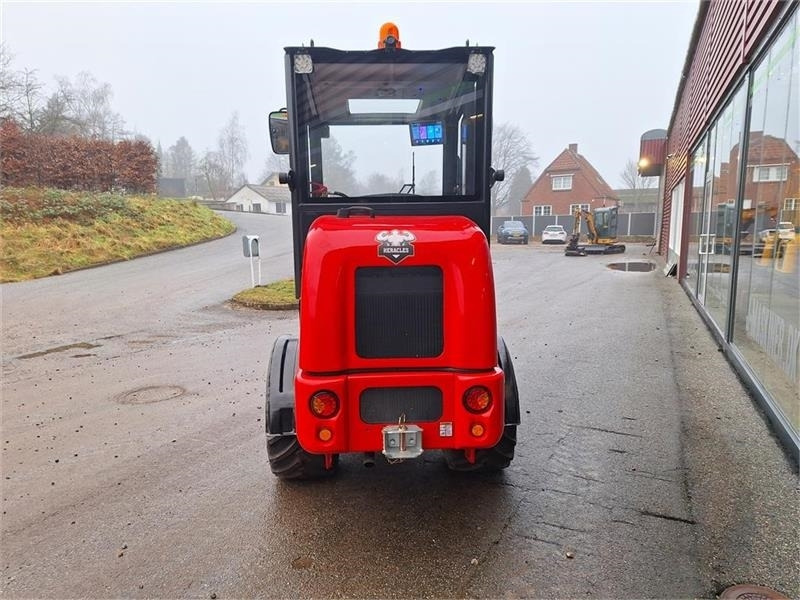 Heracles H220 - Compact loader: picture 4 Heracles H220 - Compact loader: picture 4
