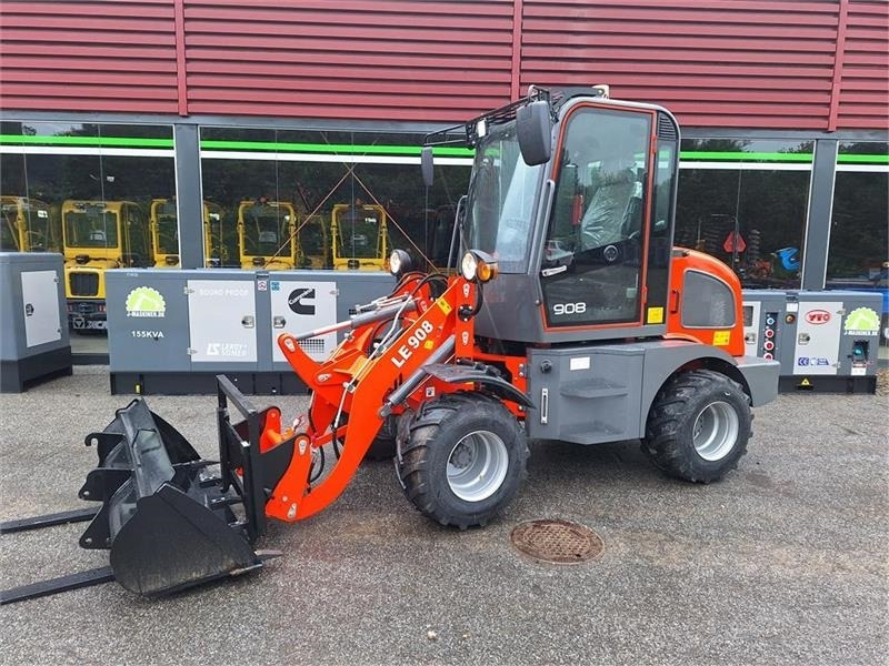 - - - LE908 - Compact loader: picture 1 - - - LE908 - Compact loader: picture 1