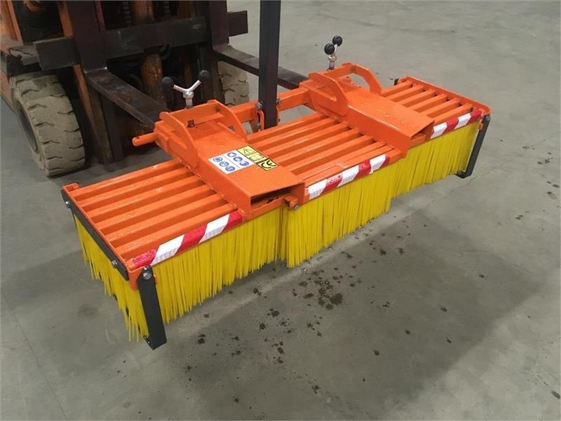 - - - Sweeper 1.50 - Broom: picture 3 - - - Sweeper 1.50 - Broom: picture 3